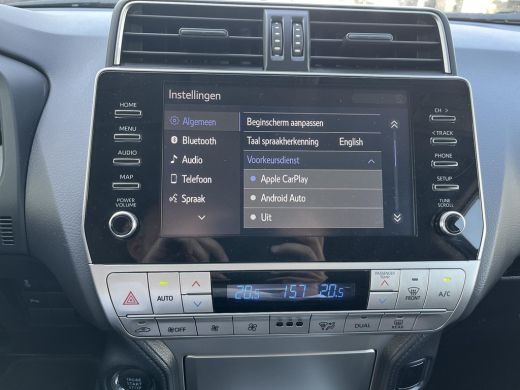 Toyota Land Cruiser 2.8 D-4D-F Challenger Window Van | Trekhaak | Stoelverwarming | CarPlay ActivLease financial lease