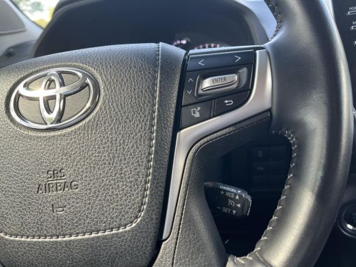 Toyota Land Cruiser 2.8 D-4D-F Challenger Window Van | Trekhaak | Stoelverwarming | CarPlay ActivLease financial lease