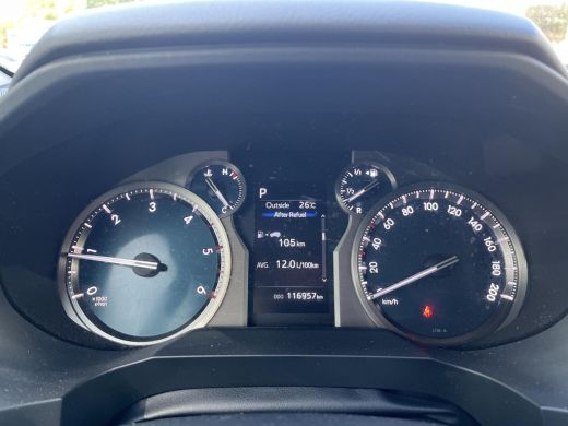 Toyota Land Cruiser 2.8 D-4D-F Challenger Window Van | Trekhaak | Stoelverwarming | CarPlay ActivLease financial lease