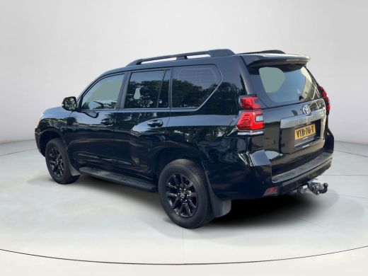 Toyota Land Cruiser 2.8 D-4D-F Challenger Window Van | Trekhaak | Stoelverwarming | CarPlay ActivLease financial lease