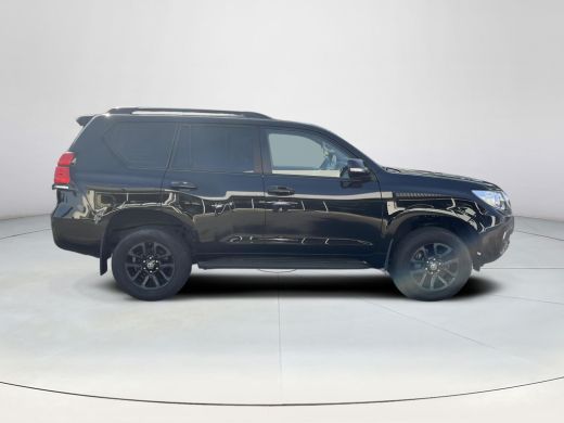 Toyota Land Cruiser 2.8 D-4D-F Challenger Window Van | Trekhaak | Stoelverwarming | CarPlay ActivLease financial lease