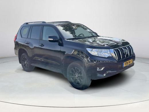 Toyota Land Cruiser 2.8 D-4D-F Challenger Window Van | Trekhaak | Stoelverwarming | CarPlay ActivLease financial lease