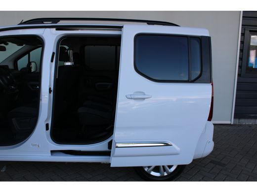 Toyota ProAce 1.2 Turbo Active | 5-persoons | Dubbele schuifdeur | Navigatie | Camera | Climate control | ActivLease financial lease