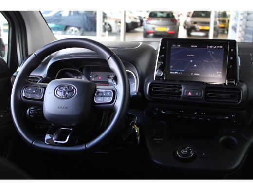 Toyota ProAce 1.2 Turbo Active | 5-persoons | Dubbele schuifdeur | Navigatie | Camera | Climate control | ActivLease financial lease