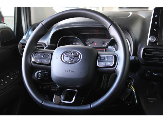 Toyota ProAce 1.2 Turbo Active | 5-persoons | Dubbele schuifdeur | Navigatie | Camera | Climate control | ActivLease financial lease