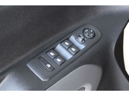 Toyota ProAce 1.2 Turbo Active | 5-persoons | Dubbele schuifdeur | Navigatie | Camera | Climate control | ActivLease financial lease