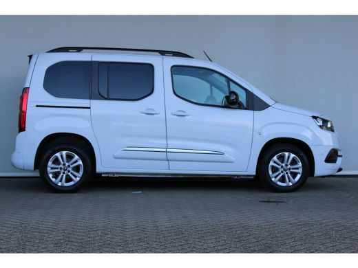 Toyota ProAce 1.2 Turbo Active | 5-persoons | Dubbele schuifdeur | Navigatie | Camera | Climate control | ActivLease financial lease