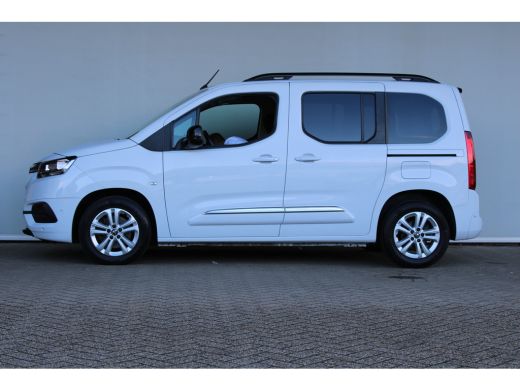 Toyota ProAce 1.2 Turbo Active | 5-persoons | Dubbele schuifdeur | Navigatie | Camera | Climate control | ActivLease financial lease