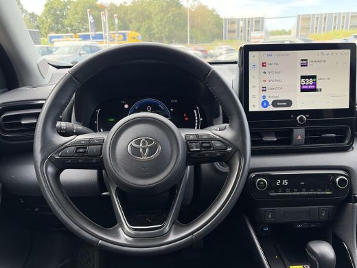 Toyota Yaris 1.5 Hybrid 115 Dynamic **DODE HOEK DETECTIE/ STUURVERWARMING/ PARKEERSENSOREN** ActivLease financial lease