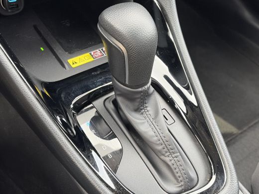 Toyota Yaris 1.5 Hybrid 115 Dynamic **DODE HOEK DETECTIE/ STUURVERWARMING/ PARKEERSENSOREN** ActivLease financial lease