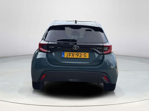 Toyota Yaris 1.5 Hybrid 115 Dynamic **DODE HOEK DETECTIE/ STUURVERWARMING/ PARKEERSENSOREN** ActivLease financial lease