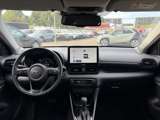 Toyota Yaris 1.5 Hybrid 115 Dynamic **DODE HOEK DETECTIE/ STUURVERWARMING/ PARKEERSENSOREN** ActivLease financial lease