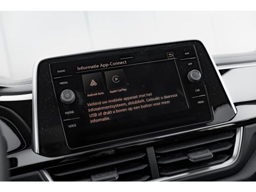 Volkswagen T-Roc 1.5 TSI 150pk 7-DSG R-Line | Trekhaak | Achteruitrijcamera | Carplay | Climate Control | Adaptive... ActivLease financial lease