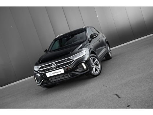 Volkswagen T-Roc 1.5 TSI 150pk 7-DSG R-Line | Trekhaak | Achteruitrijcamera | Carplay | Climate Control | Adaptive... ActivLease financial lease