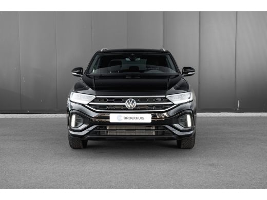 Volkswagen T-Roc 1.5 TSI 150pk 7-DSG R-Line | Trekhaak | Achteruitrijcamera | Carplay | Climate Control | Adaptive... ActivLease financial lease