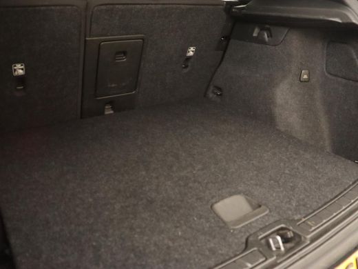 Volvo  XC40 1.5 T4 Recharge Inscription Expression | SOH 86,3% | Trekhaak | Carplay | Navigatie | Climate con... ActivLease financial lease