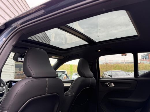 Volvo  XC40 B4 197PK Plus Dark | 360 | Pixel Led | Trekhaak | Panoramadak | Getint Glas ActivLease financial lease