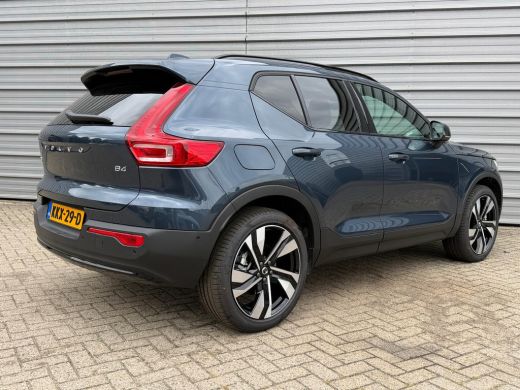 Volvo  XC40 B4 197PK Plus Dark | 360 | Pixel Led | Trekhaak | Panoramadak | Getint Glas ActivLease financial lease