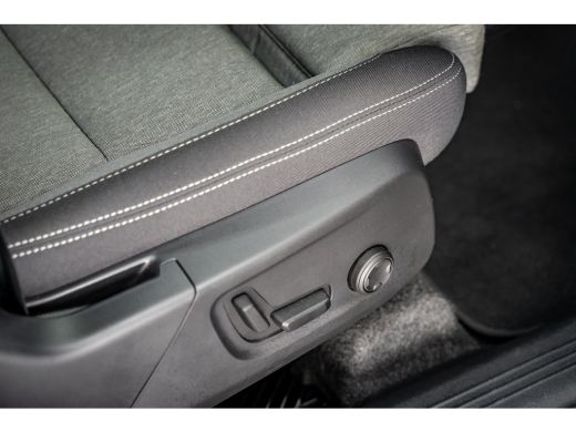 Volvo  XC40 B4 197PK Plus Dark | Trekhaak | Getint Glas | All-Season | Geheugen | Elek Stoelen | 19'' ActivLease financial lease