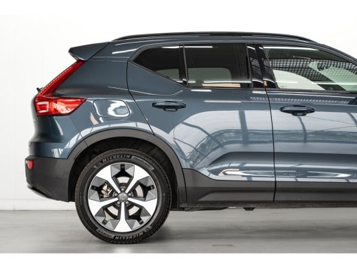 Volvo  XC40 B4 197PK Plus Dark | Trekhaak | Getint Glas | All-Season | Geheugen | Elek Stoelen | 19'' ActivLease financial lease