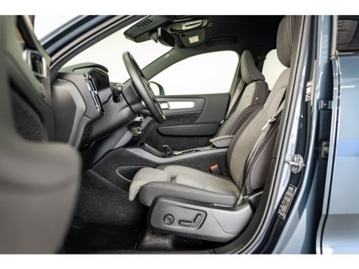 Volvo  XC40 B4 197PK Plus Dark | Trekhaak | Getint Glas | All-Season | Geheugen | Elek Stoelen | 19'' ActivLease financial lease