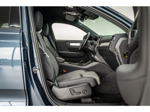 Volvo  XC40 B4 197PK Plus Dark | Trekhaak | Getint Glas | All-Season | Geheugen | Elek Stoelen | 19'' ActivLease financial lease