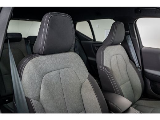Volvo  XC40 B4 197PK Plus Dark | Trekhaak | Getint Glas | All-Season | Geheugen | Elek Stoelen | 19'' ActivLease financial lease
