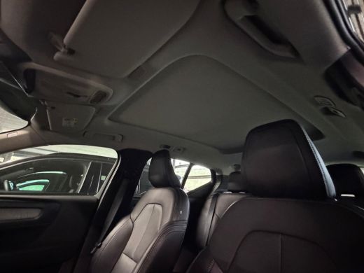 Volvo  XC40 T5 262PK Recharge Inscription | 360 | HK Audio | Trekhaak | Panoramadak | Park Assist | Blis ActivLease financial lease