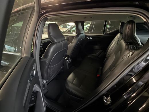 Volvo  XC40 T5 262PK Recharge Inscription | 360 | HK Audio | Trekhaak | Panoramadak | Park Assist | Blis ActivLease financial lease