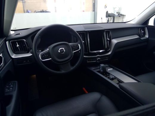 Volvo  XC60 T6 Plug -in hybride AWD Bright | Long Range | Panoramadak | Trekhaak | BLIS | Adaptieve LED | Sto... ActivLease financial lease