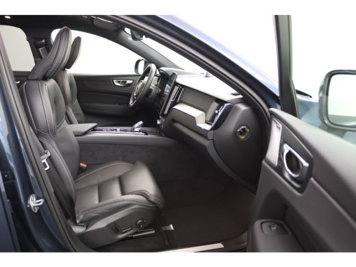 Volvo  XC60 T8 AWD Ultra Black Edition Exec | Achterbank verwarmd | Achteruitrijcamera | Alarmsysteem ActivLease financial lease
