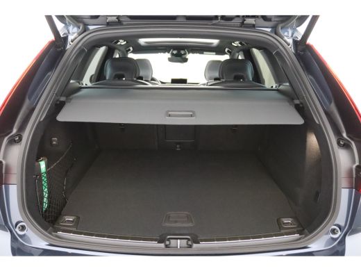 Volvo  XC60 T8 AWD Ultra Black Edition Exec | Achterbank verwarmd | Achteruitrijcamera | Alarmsysteem ActivLease financial lease