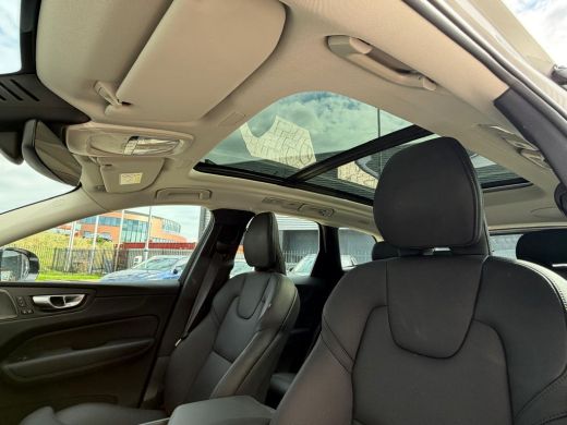Volvo  XC60 T6 350PK Ultra Dark | 360 | Trekhaak | Panoramadak | Geheugen | Adap Cruise | 20'' ActivLease financial lease