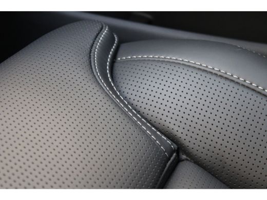 Volvo  XC60 T8 405PK Ultra Black Edition Exec | Full option! | Luchtvering | 360 | Geheugen | Massage ActivLease financial lease