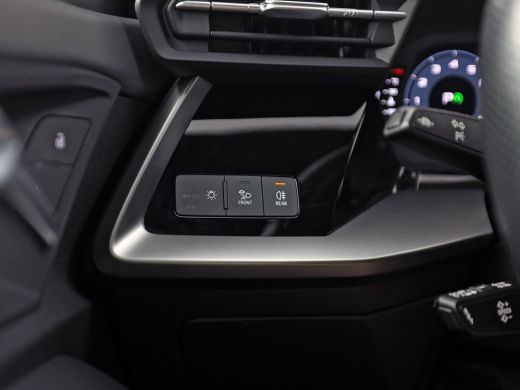 Audi A3 Sportback 30 TFSI S-Line Automaat (2X S-LINE, APPLE CARPLAY, STOELVERWARMING, PLAT S-LINE SPORTST... ActivLease financial lease
