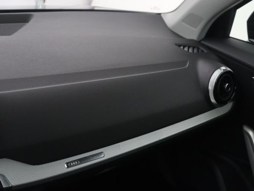 Audi Q2 | Virtual dashboard | Cruise control | Navigatie | Climate control | Carplay | DAB | Lichtmetaal ... ActivLease financial lease