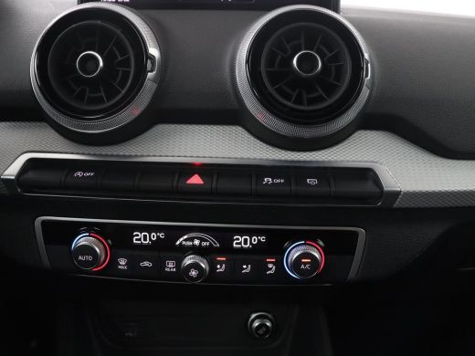 Audi Q2 | Virtual dashboard | Cruise control | Navigatie | Climate control | Carplay | DAB | Lichtmetaal ... ActivLease financial lease