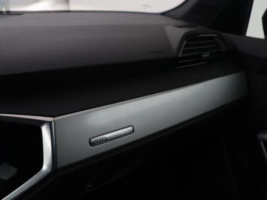 Audi Q3 | Leder | Virtual Dashboard | Carplay | Stoelverwarming | Climate control | Cruise control | Came... ActivLease financial lease