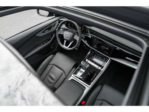 Audi Q8 55 TFSI e quattro Pro Line | Panoramadak | Trekhaak | HUD | Bang & Olufsen | Nachtzichtassistent ... ActivLease financial lease