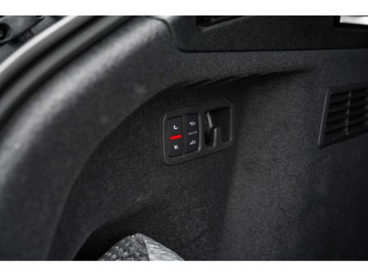 Audi Q8 55 TFSI e quattro Pro Line | Panoramadak | Trekhaak | HUD | Bang & Olufsen | Nachtzichtassistent ... ActivLease financial lease