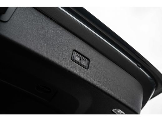 Audi Q8 55 TFSI e quattro Pro Line | Panoramadak | Trekhaak | HUD | Bang & Olufsen | Nachtzichtassistent ... ActivLease financial lease