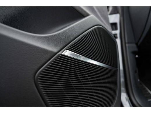 Audi Q8 55 TFSI e quattro Pro Line | Panoramadak | Trekhaak | HUD | Bang & Olufsen | Nachtzichtassistent ... ActivLease financial lease