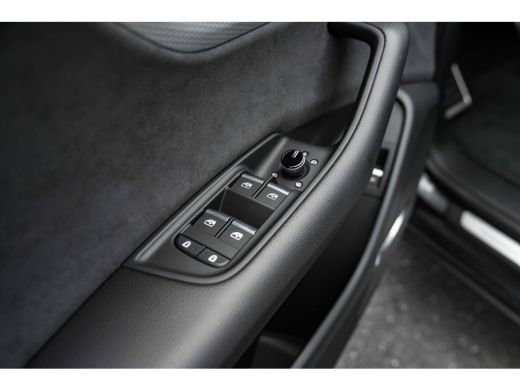 Audi Q8 55 TFSI e quattro Pro Line | Panoramadak | Trekhaak | HUD | Bang & Olufsen | Nachtzichtassistent ... ActivLease financial lease