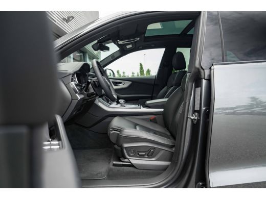 Audi Q8 55 TFSI e quattro Pro Line | Panoramadak | Trekhaak | HUD | Bang & Olufsen | Nachtzichtassistent ... ActivLease financial lease