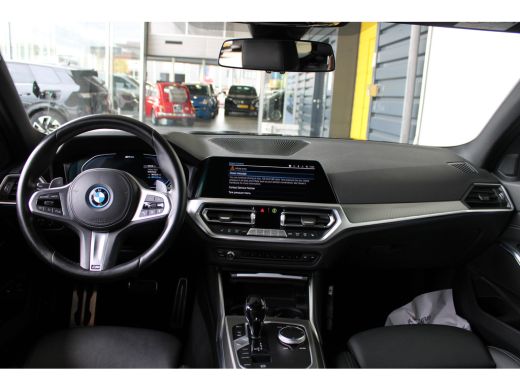 BMW 3 Serie Touring 320e Business Edition Plus | SOH 93% | M-sport | Ledere bekleding | Elektrische achterkle... ActivLease financial lease