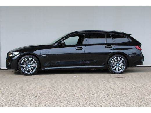 BMW 3 Serie Touring 320e Business Edition Plus | SOH 93% | M-sport | Ledere bekleding | Elektrische achterkle... ActivLease financial lease