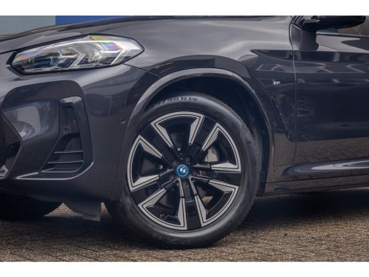 BMW iX3 Executive 80 kWh | Pano | Elek. Stoelen met Memory | Elek. achterklep | Apple Carplay | Achteruit... ActivLease financial lease
