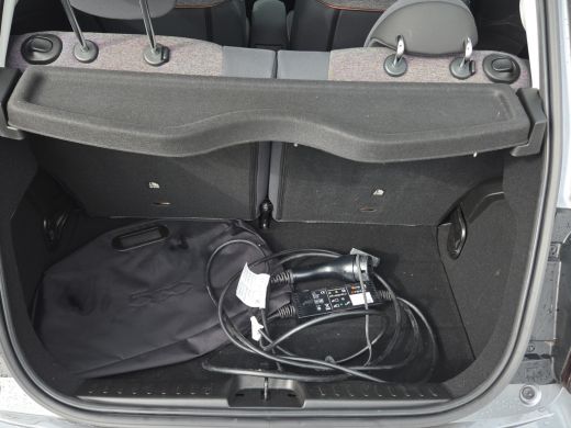 Fiat 500 Icon 42 kWh SOH 94,12% | Camera | Full map navigatie | Carplay/android auto | 16 inch lmv | ActivLease financial lease