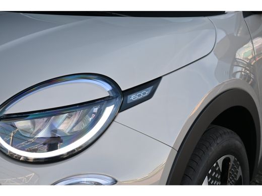 Fiat 600 1.2 Hybrid La Prima 145pk VOORRAAD-ACTIE! 8 Jaar Garantie! | Vol-Leder | Adaptive Cruise | Stoelv... ActivLease financial lease