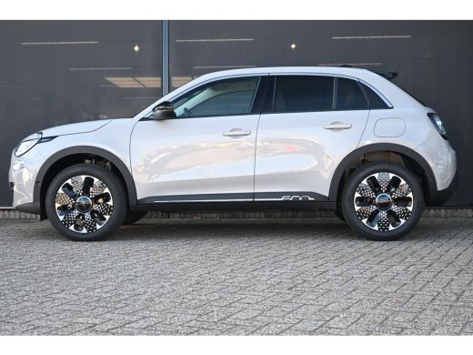 Fiat 600 1.2 Hybrid La Prima 145pk VOORRAAD-ACTIE! 8 Jaar Garantie! | Vol-Leder | Adaptive Cruise | Stoelv... ActivLease financial lease